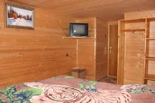 Гостевой дом Holiday home Lancedor Яремче Двухместный номер с 1 кроватью и общим туалетом-3